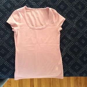 Barely worn scoop neck t-shirt - constrast collar